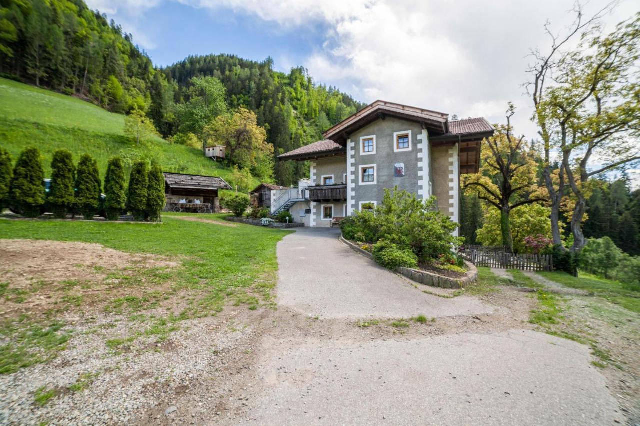 Schildhof Ebion Schildhofsuite San Leonardo in Passiria Exterior foto